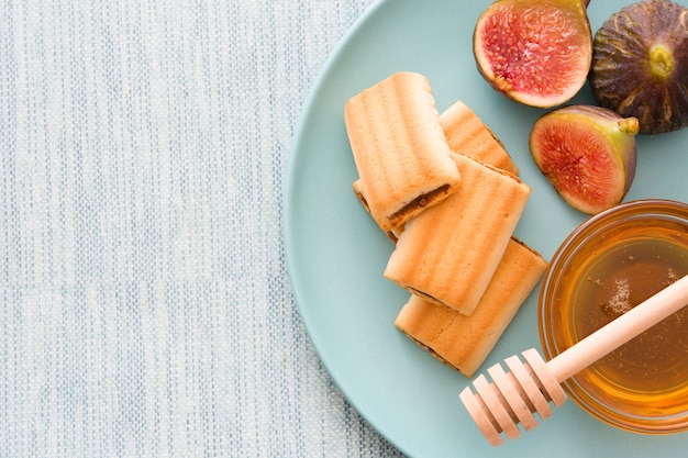 Gros plan sur les cookies aux figues fraîches