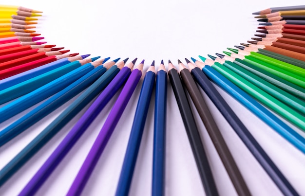 Gros plan de crayons colorés