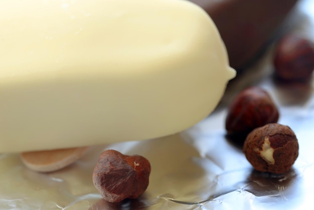 Gros plan de la crème glacée au chocolat noisette