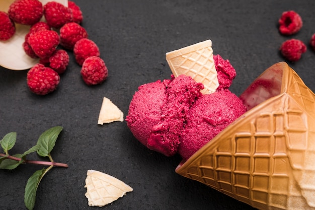 Photo gros plan de la crème glacée aux fruits