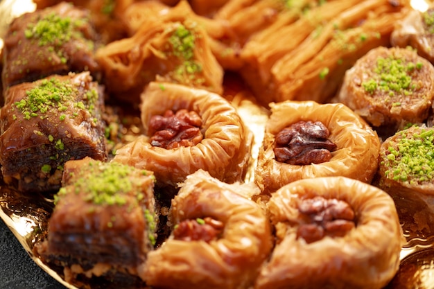 Gros plan de délicieux baklava au buffet d'un hôtel