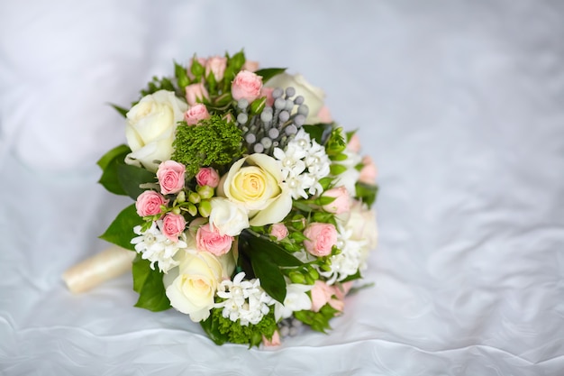 Gros plan du beau bouquet de mariée