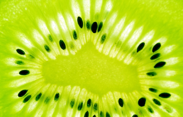 Gros plan du centre de la tranche de fruits kiwi