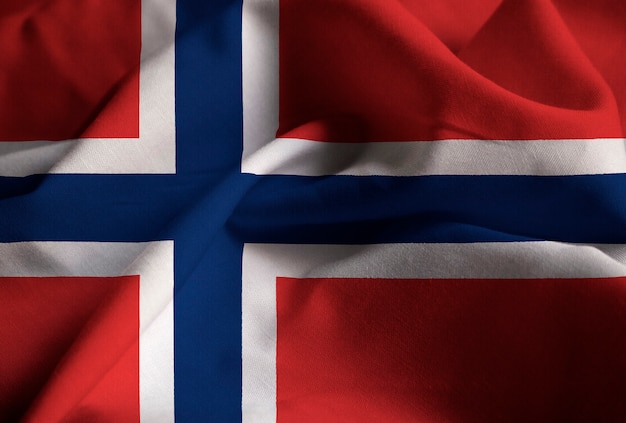 Gros plan du drapeau de la Norvège ébouriffé, drapeau de la Norvège soufflant dans le vent