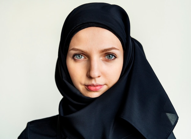 Gros Plan Du Portrait De Femme Islamique