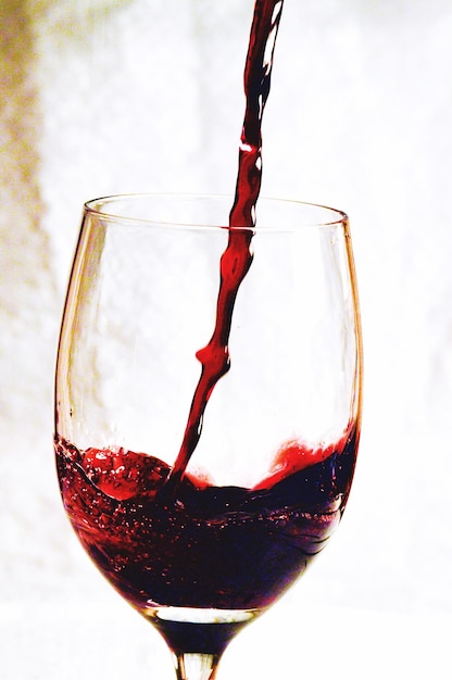 Un gros plan du vin rouge