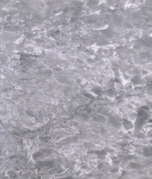 un gros plan d'une eau avec une vague dedans