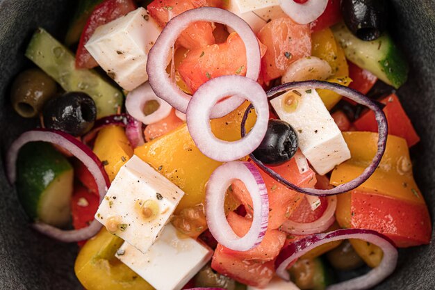 Gros plan sur fond de texture de salade grecque fraîche