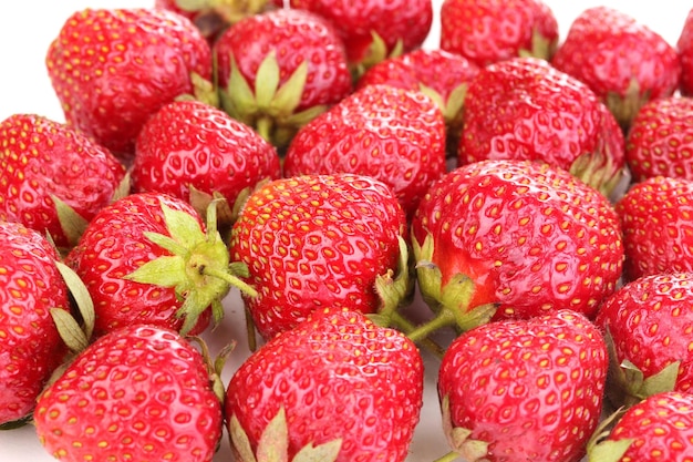 Gros plan de fraises mûres sucrées