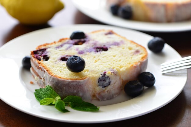 Gros plan de fruits dans une assiette sur la table