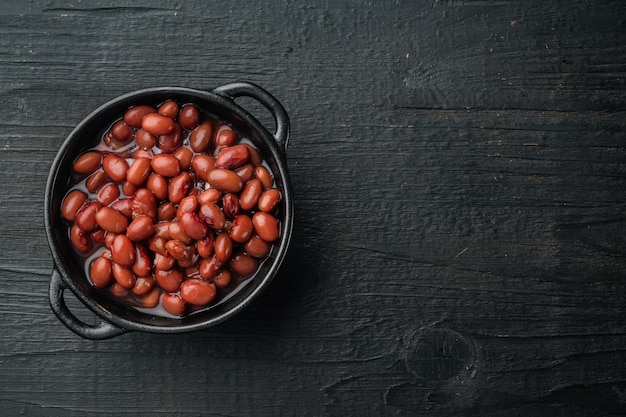 Gros plan sur les haricots rouges sucrés en conserve japonais