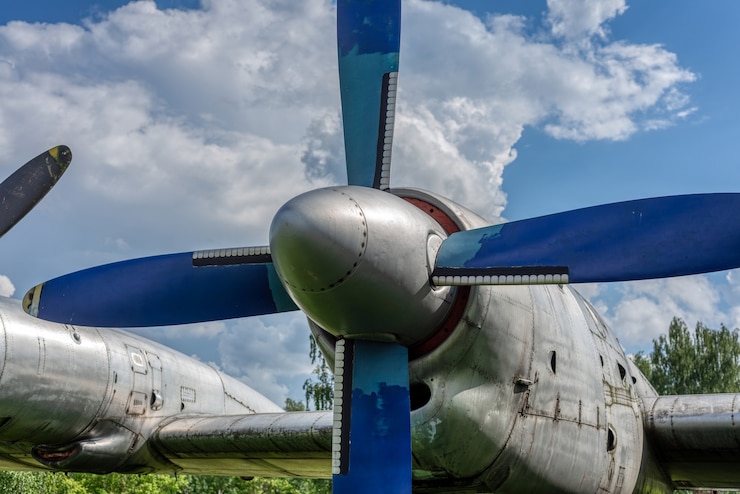 Photo gros plan sur les hélices des turbopropulseurs. technologie aéronautique.