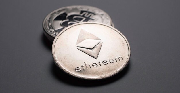 Photo gros plan de la monnaie ethereum crypto