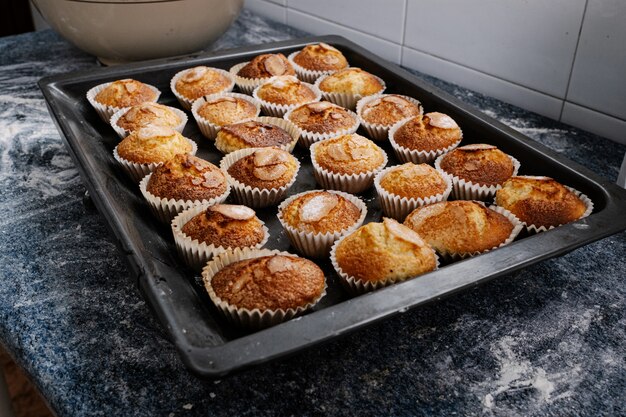 Gros plan de muffins frais et savoureux