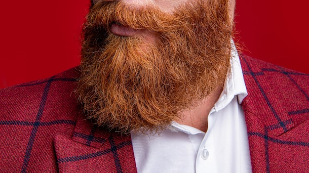 Gros plan photo faciale d'un homme mal rasé avec moustache sur fond homme mal rasé avec moustache