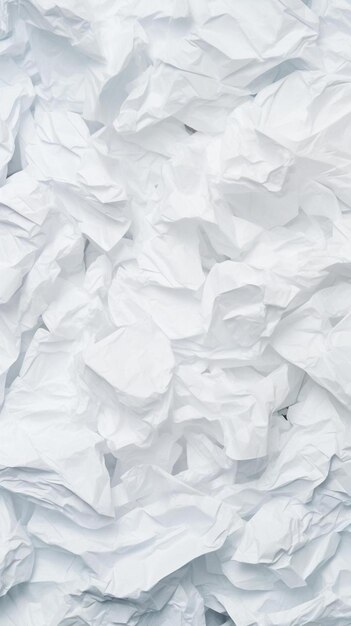 un gros plan d'une pile de papier blanc froissé