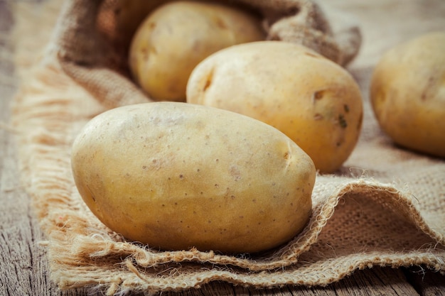Un gros plan des pommes de terre