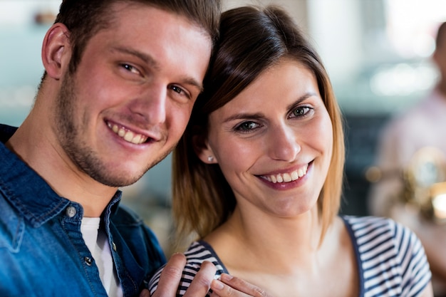 Gros plan, Sourire, couple, restaurant