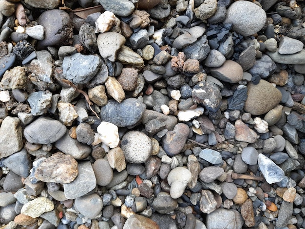 Photo un gros plan d'un tas de rochers et de cailloux