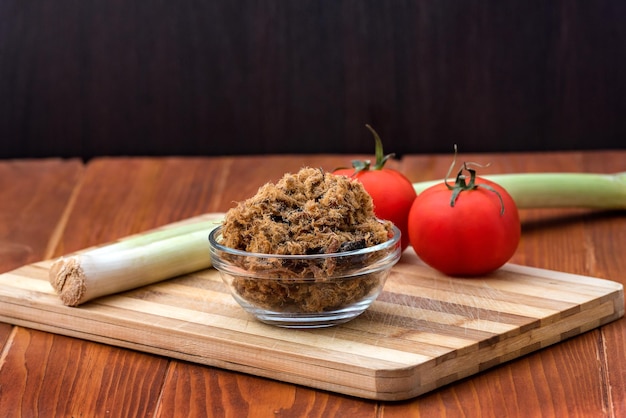 Un gros plan des tomates sur la table