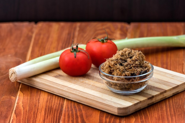 Un gros plan des tomates sur la table