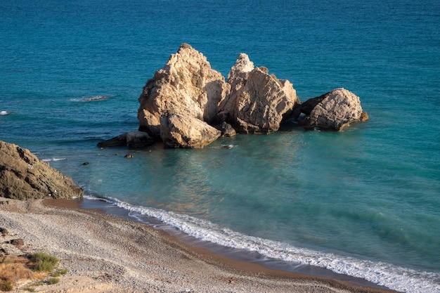 Gros rochers au large de Chypre