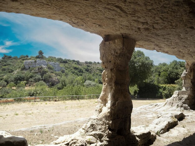 grotte du gymnase de cava dispica en sicile, en italie