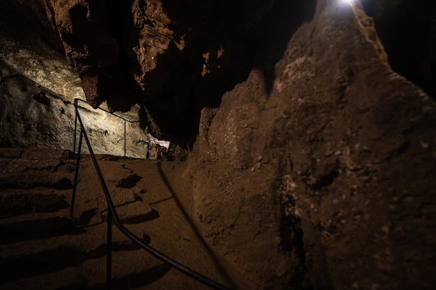 Grotte de Krychtaleva région de Ternopil intérieur Ukraine