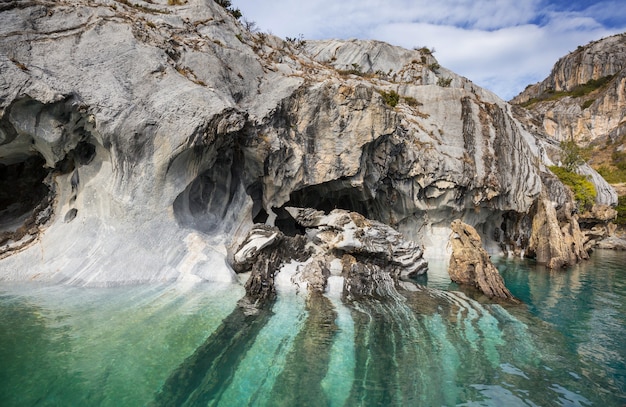 Grottes de marbre inhabituelles sur le lac de General Carrera, Patagonie, Chili.