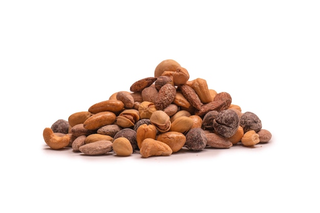 Un groupe d'amandes pistaches noix noix de cajou macadamia