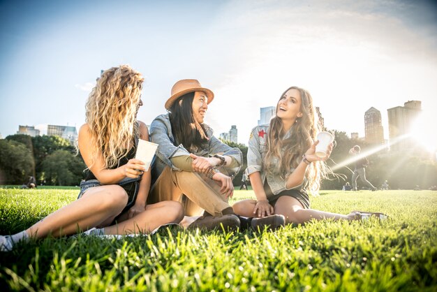 Groupe d'amis à Central Park