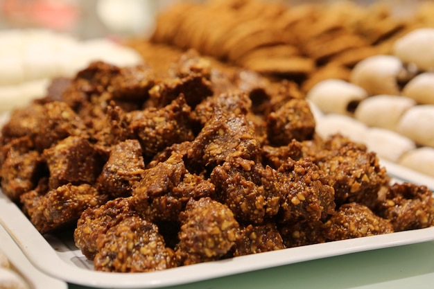 Groupe de biscuits assortis Chocolat blanc aux pépites d'avoine et aux raisins secs