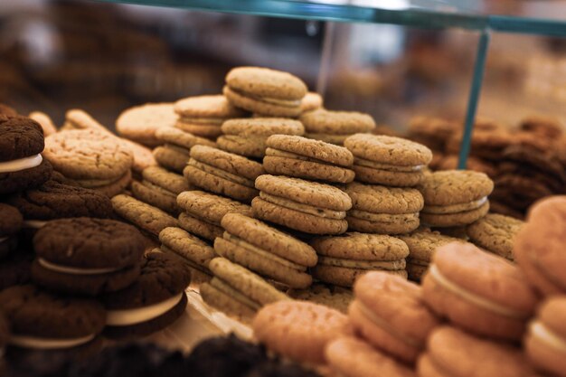 Groupe de biscuits assortis Chocolat blanc aux pépites d'avoine et aux raisins secs