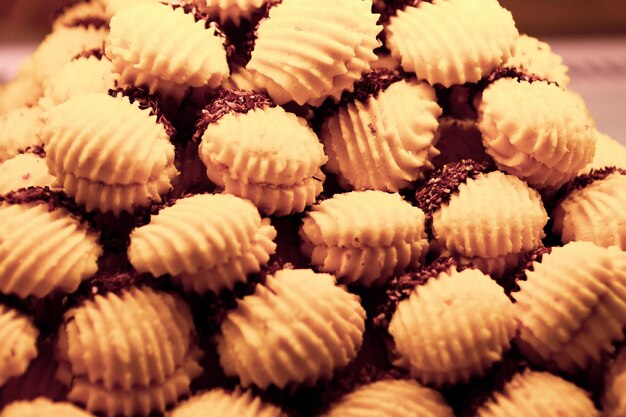 Groupe de biscuits assortis. Pépites de chocolat, raisins secs à l'avoine, chocolat blanc