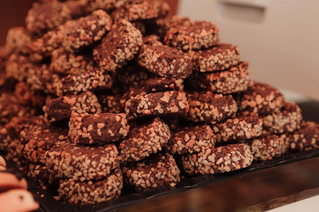 Groupe de biscuits assortis. Pépites de chocolat, raisins secs à l'avoine, chocolat blanc