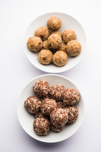 Groupe de Dink, Gond, Aliv, Halim laddu, Laddoo, Ladu, Ladoo Fabriqué à partir de graines de cresson de jardin et de gomme comestible, aliments sucrés