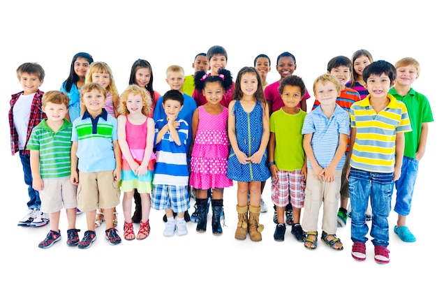 Groupe de divers enfants portrait en studio