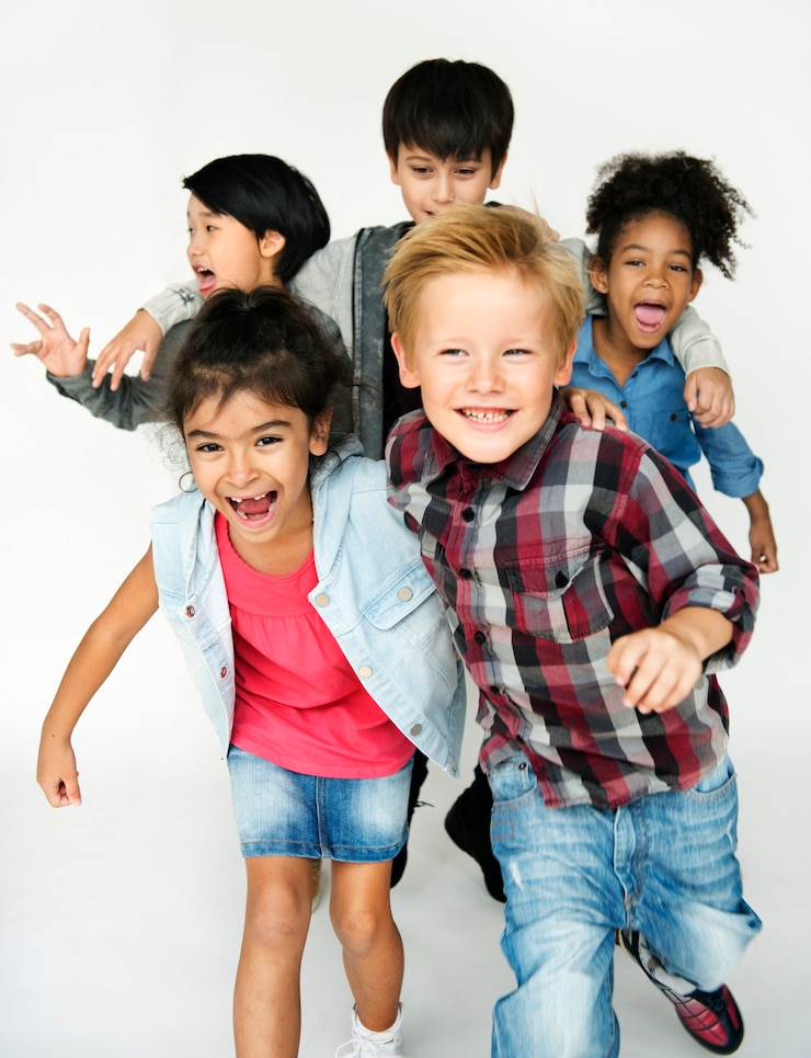 Photo groupe d&#39;enfants s&#39;amusant