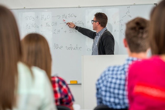 Groupe d&#39;étudiant à l&#39;université