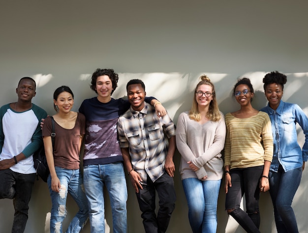 Groupe d&#39;étudiants qui traînent