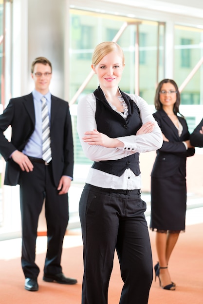 Groupe De Gens D'affaires Au Bureau