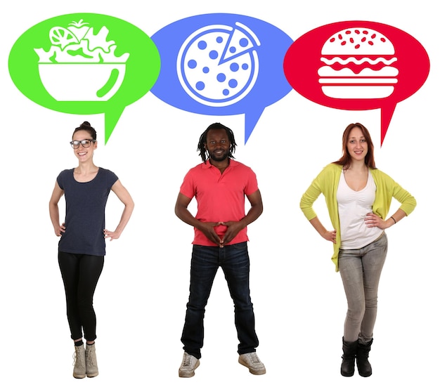 Photo groupe de jeunes choisissant une salade de pizza ou un hamburger