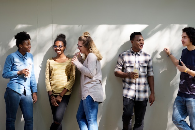 Groupe de personnes amis Travail d'équipe Diversité