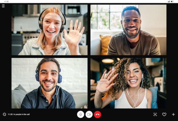 Photo groupe de personnes en appel vidéo depuis leur domicile.