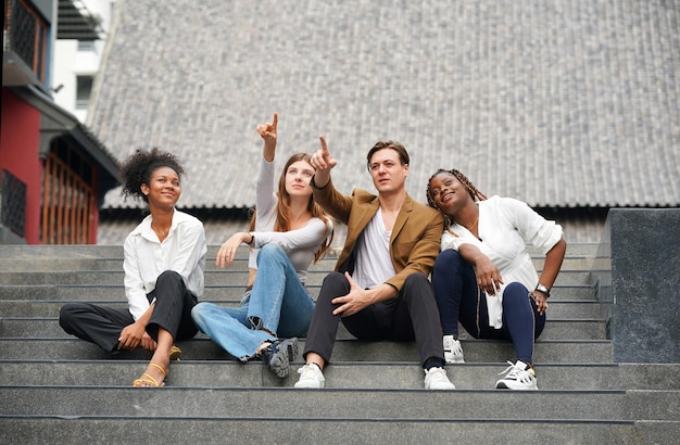 Groupe de personnes diverses