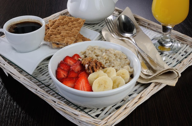 Gruau aux fraises et banane