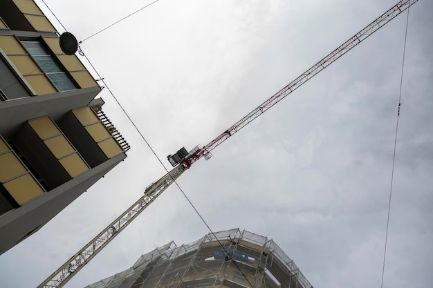 Photo une grue sur un chantier de construction à vienne