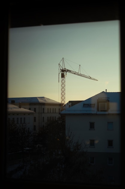 Photo la grue contre le ciel