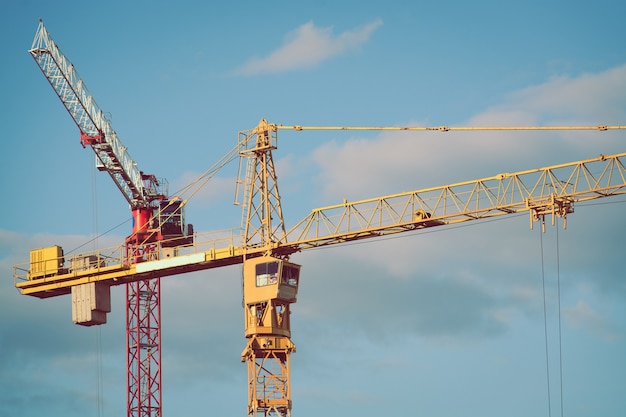 Grues de chantier