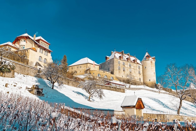 Gruyères Château de Gruyères ville village en Suisse en hiver